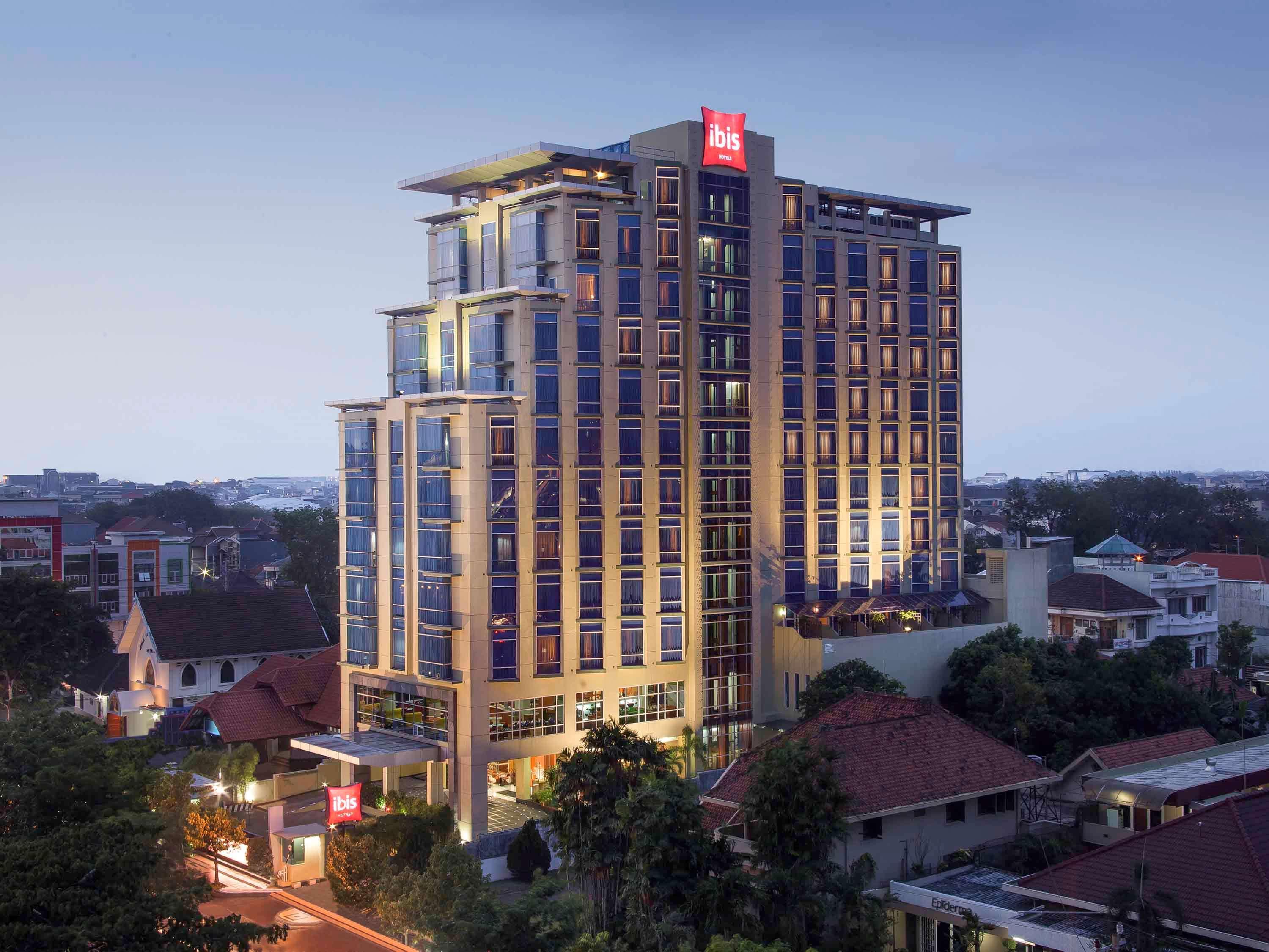 Hotel Ibis Semarang Simpang Lima Exterior photo